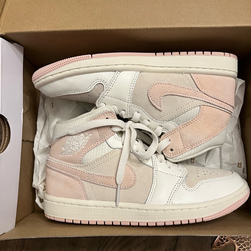 Nike Women's Athletic Shoes - Pink and White